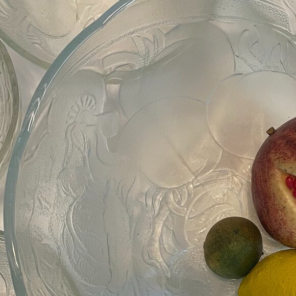 VINTAGE Salad Bowl Set in Frosted Pressed Glass Six (6) Pieces Exc. Condition - Picture 9 of 12